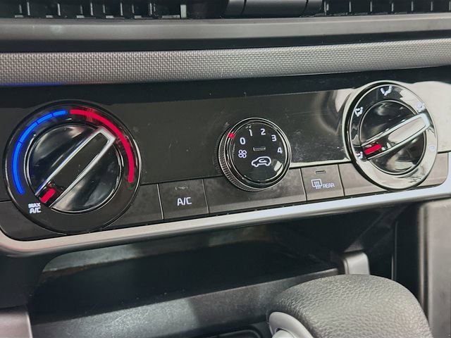 Used 2023 Kia Seltos LX AWD/4WD image 16