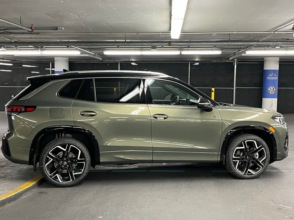 New 2026 Volkswagen Tiguan SEL R-Line AWD/4WD image 41
