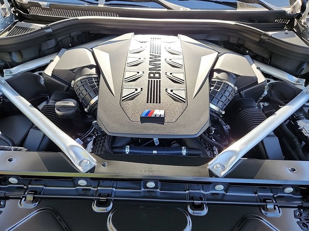 Certified 2025 BMW X7 M60i AWD/4WD image 27