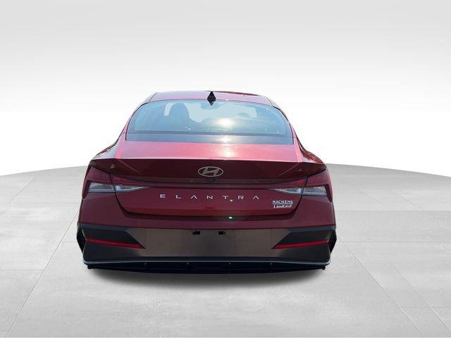 Used 2025 Hyundai Elantra Limited FWD image 5