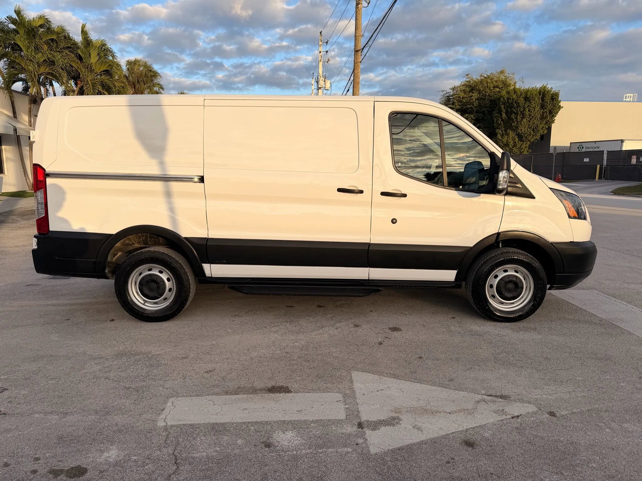 Used 2019 Ford Transit 250 130 Low Roof image 10