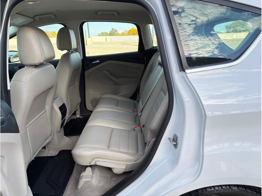 Used 2013 Ford C-MAX Energi SEL FWD image 11