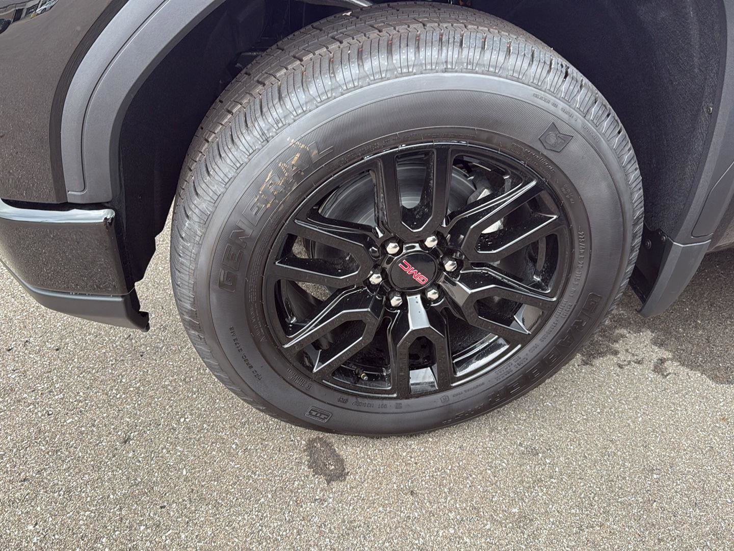 New 2026 GMC Sierra 1500 Elevation w/ LPO, Elevation Black Package image 3