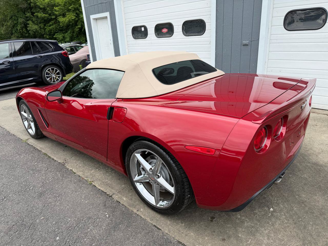 Used 2013 Chevrolet Corvette Convertible w/ 2LT Preferred Equipment Group RWD image 9