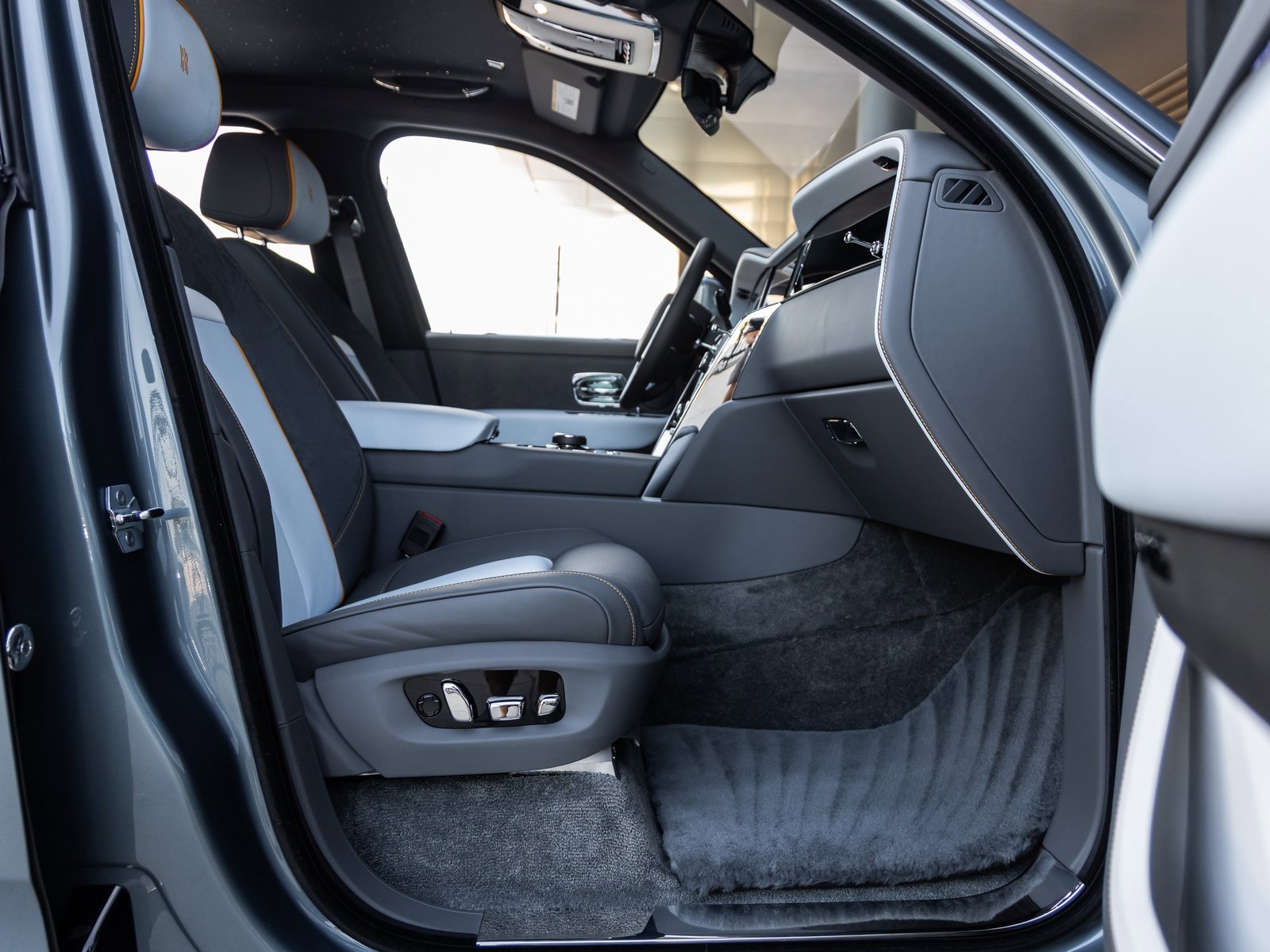 New 2026 Rolls-Royce Cullinan image 53