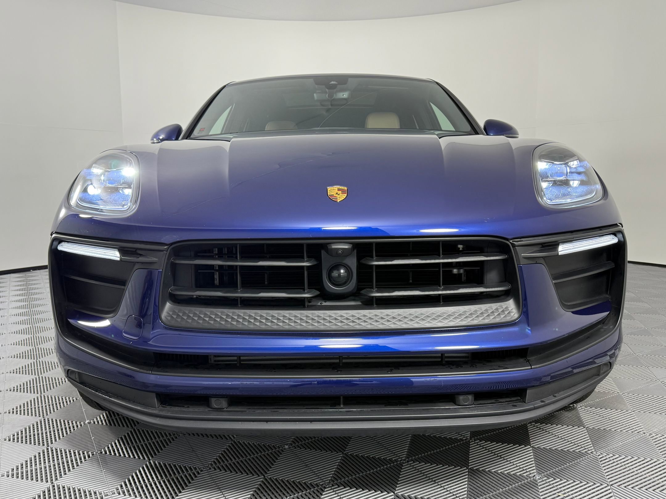 New 2025 Porsche Macan image 6