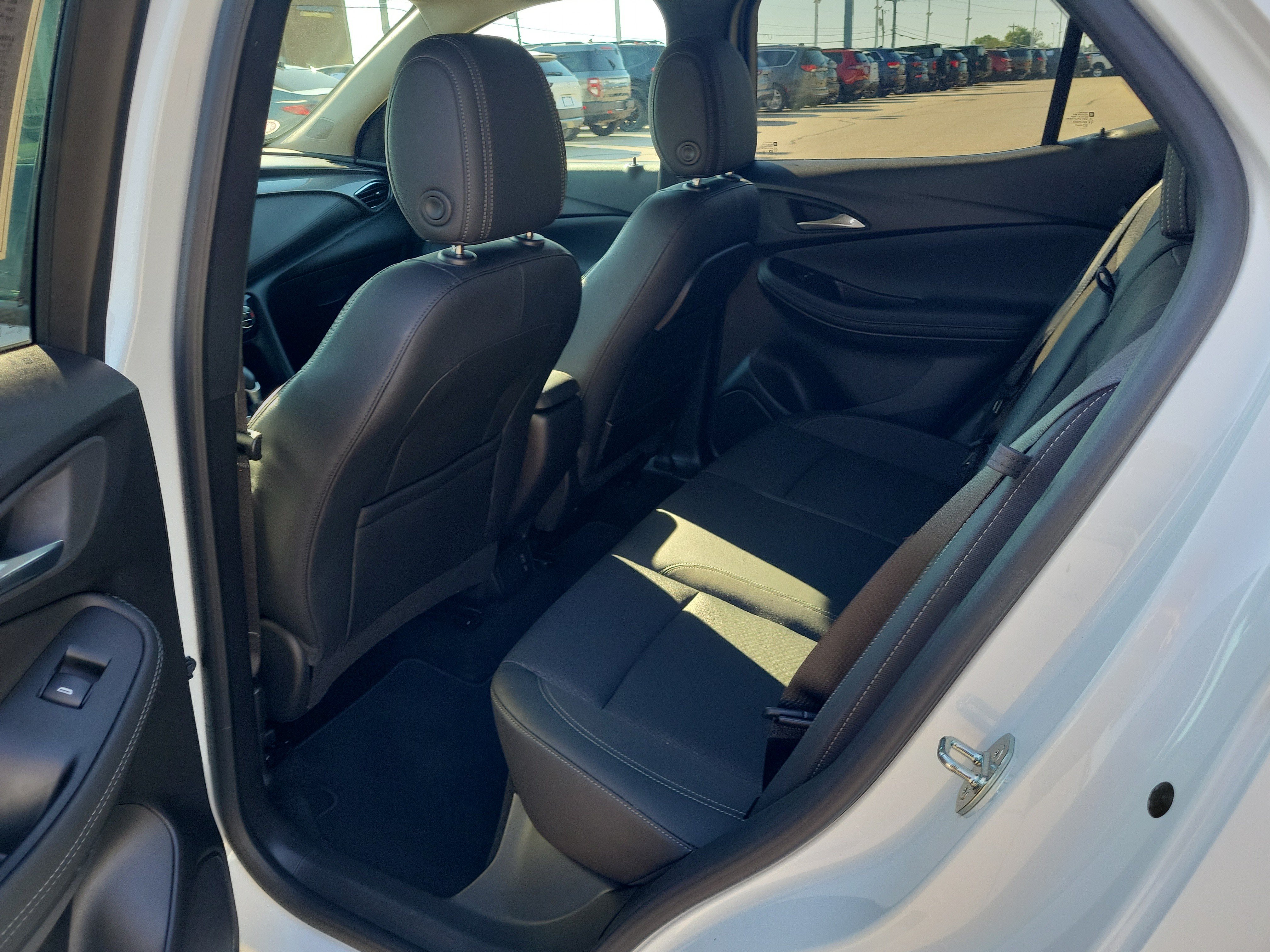 Used 2021 Buick Encore GX Select w/ Advanced Technology Package FWD image 13