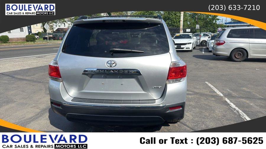 Used 2011 Toyota Highlander Limited w/ Tow Pkg AWD/4WD image 6