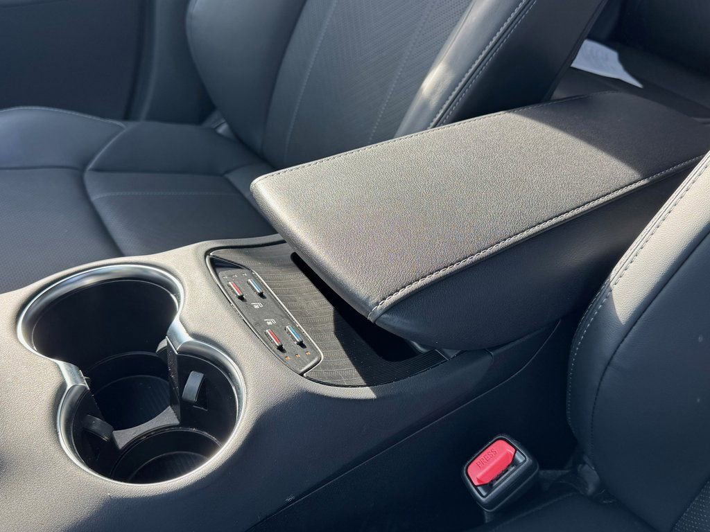 Used 2024 Toyota Venza Limited image 19