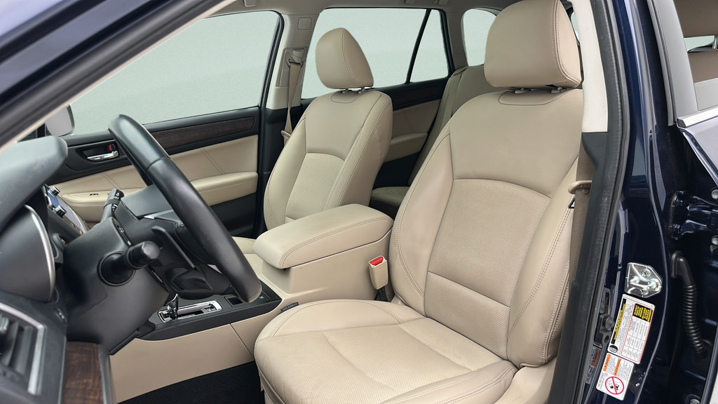 Used 2018 Subaru Outback 3.6R Limited AWD/4WD image 16