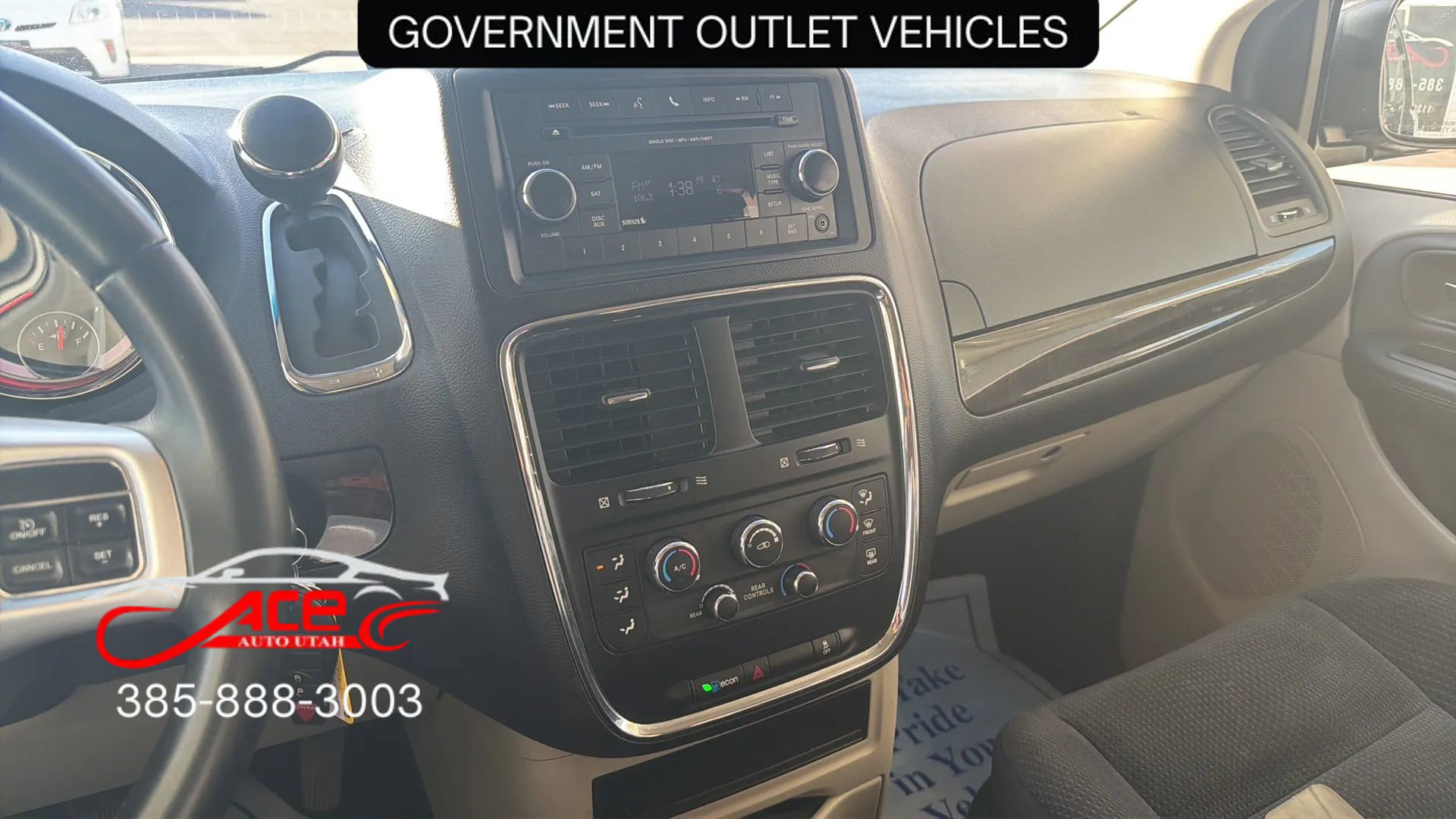 Used 2017 Dodge Grand Caravan SE w/ UConnect Hands-Free Group image 11