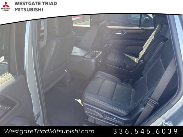 Used 2025 GMC Yukon Denali AWD/4WD image 6