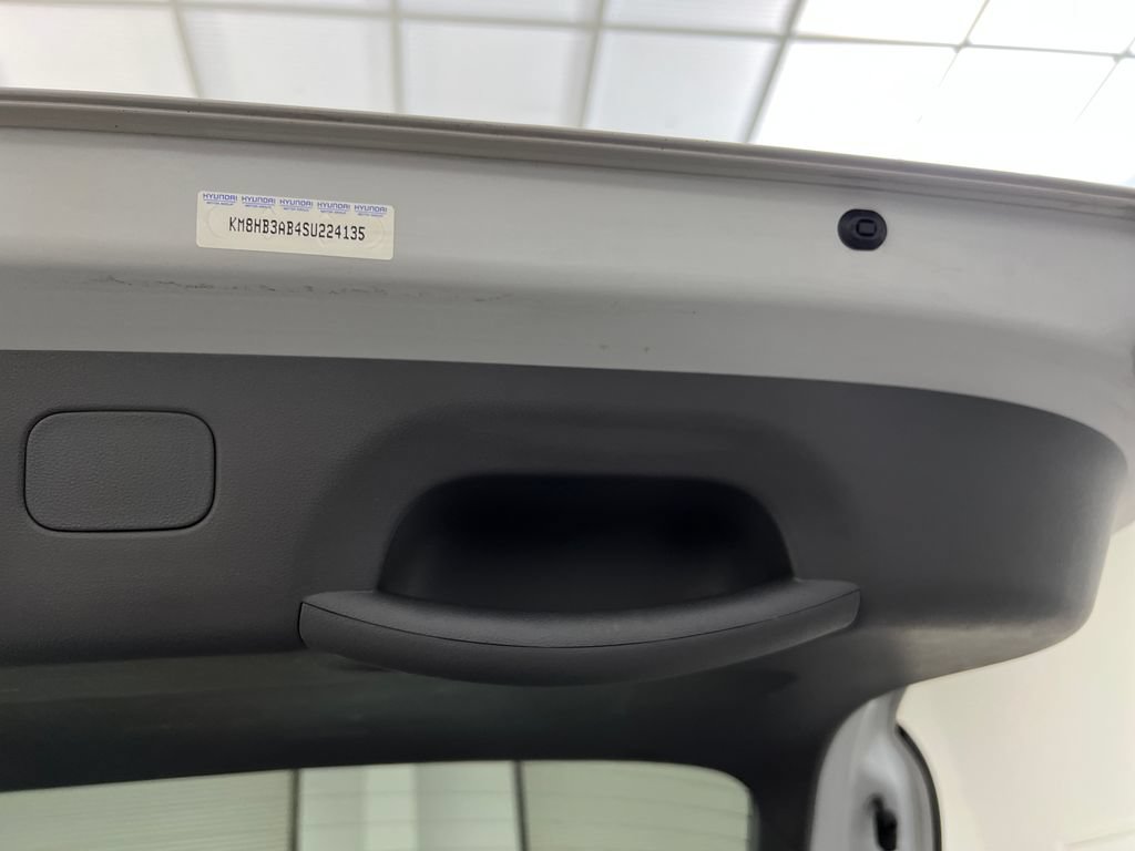 Used 2025 Hyundai Kona SEL FWD image 40