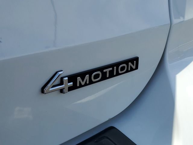 New 2025 Volkswagen Taos SEL image 6