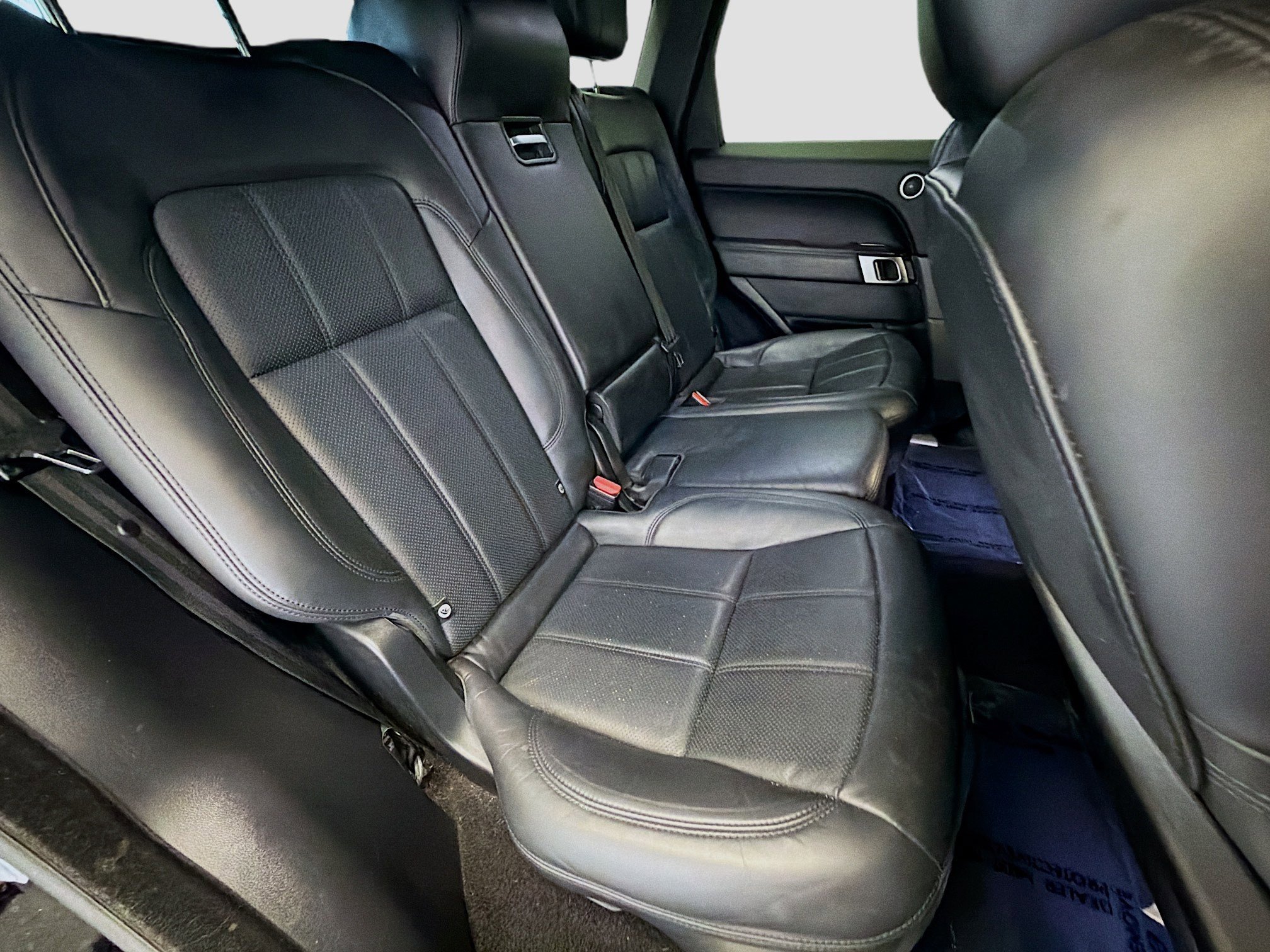 Used 2020 Land Rover Range Rover Sport HSE image 14
