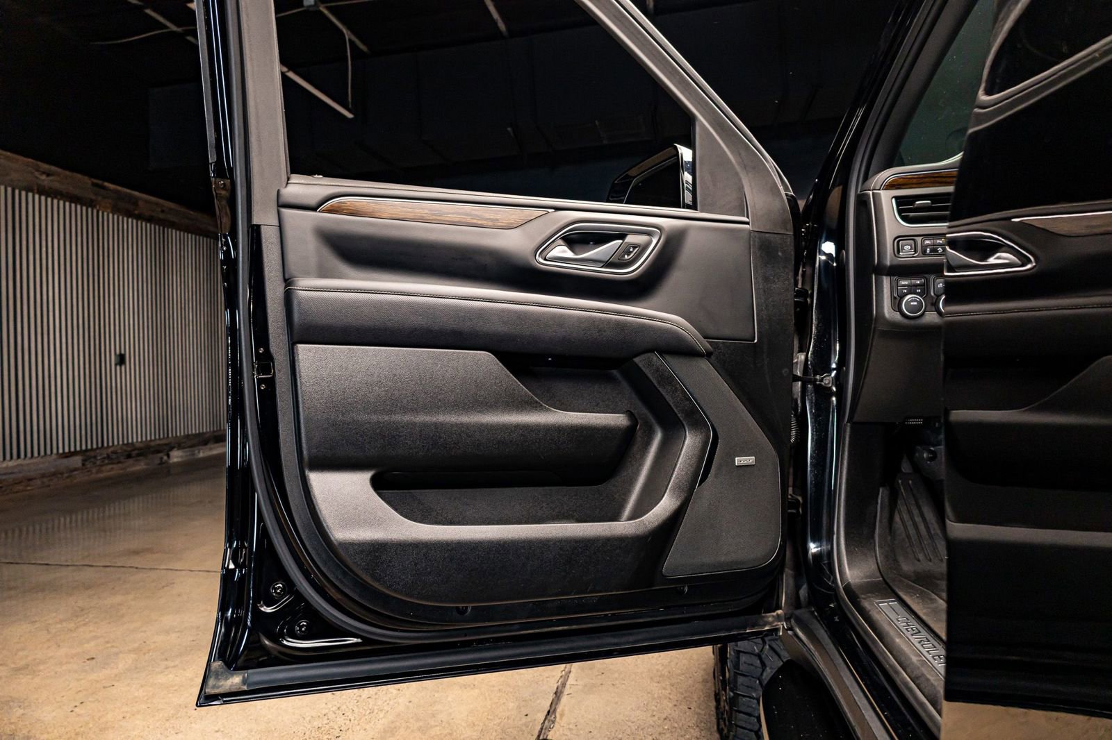 Used 2023 Chevrolet Suburban Premier w/ Max Trailering Package image 25