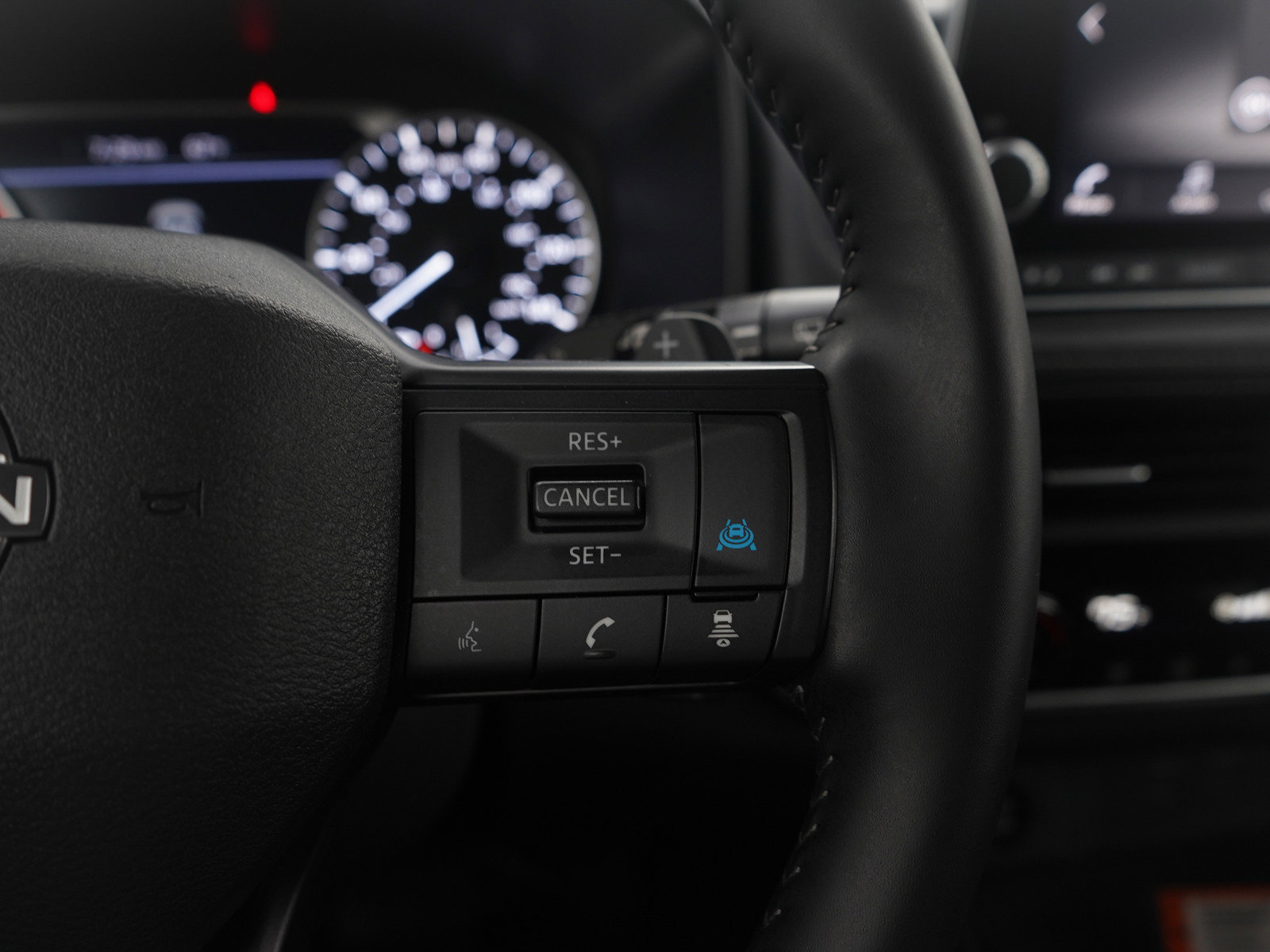 Used 2025 Nissan Rogue SV image 26