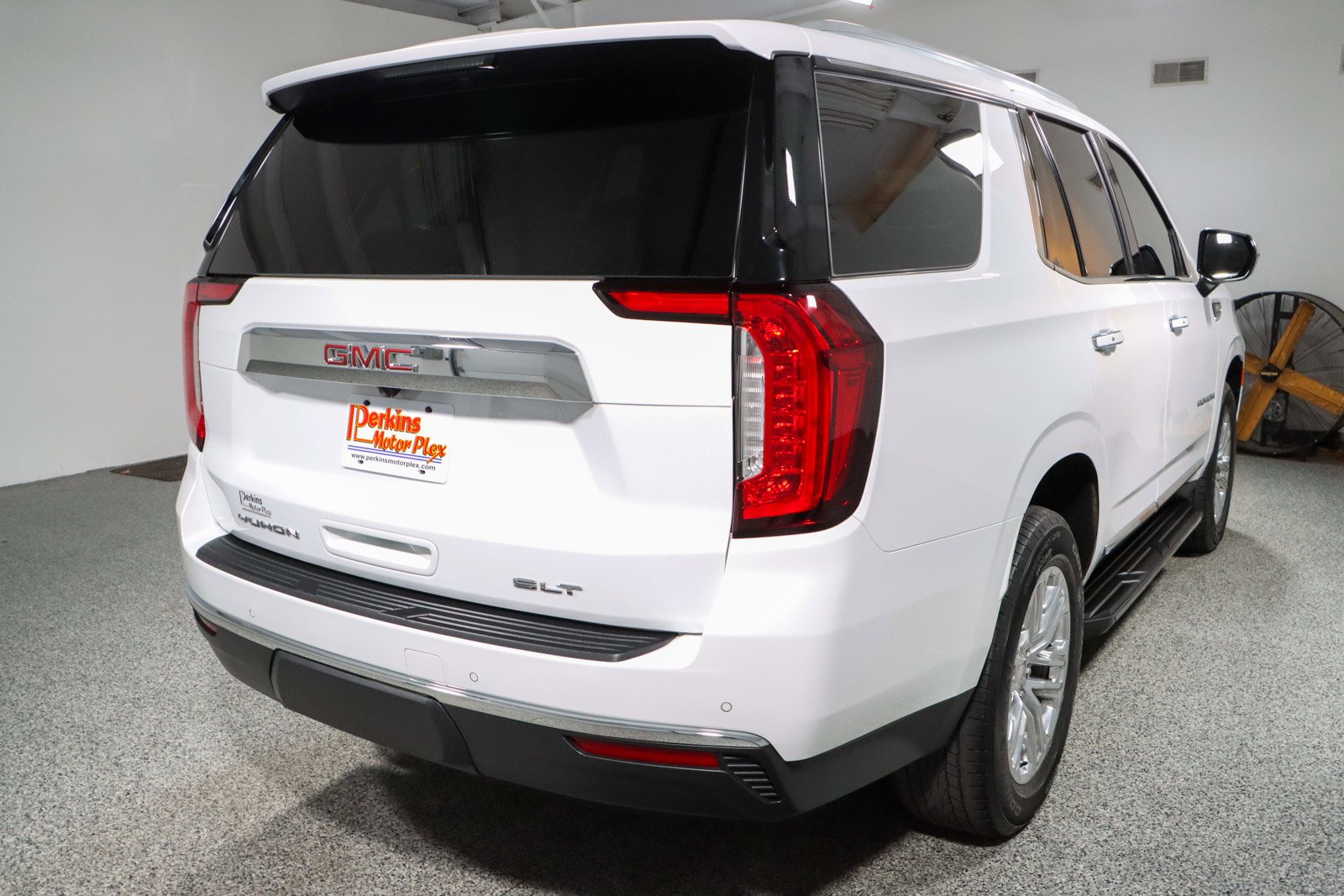 Used 2023 GMC Yukon SLT image 7