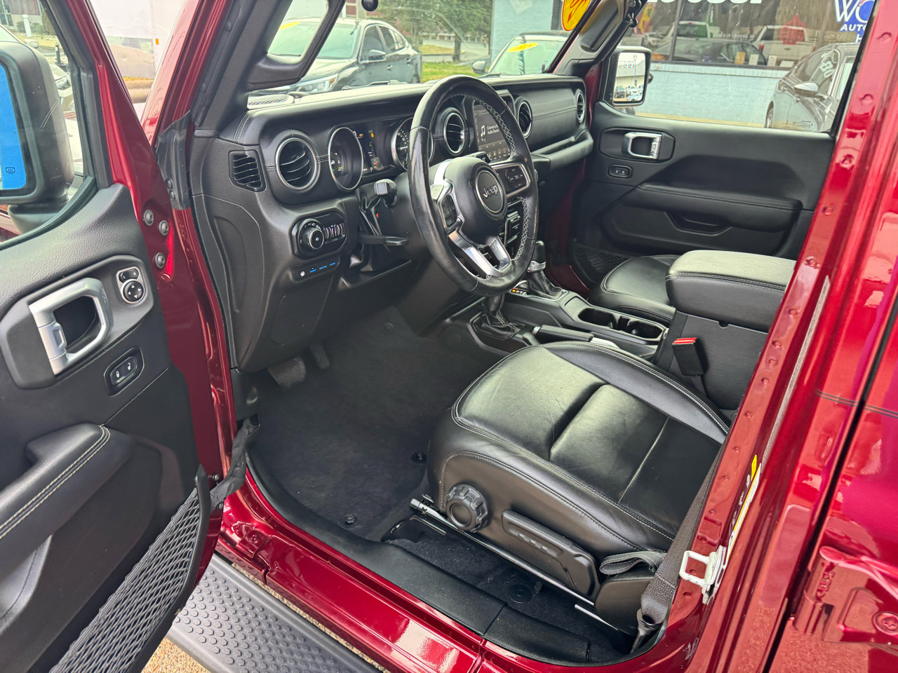 Used 2022 Jeep Wrangler Unlimited Sahara w/ Cold Weather Group image 16