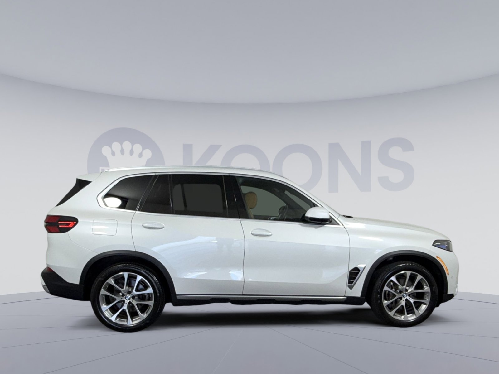 Used 2024 BMW X5 xDrive40i w/ Premium Package AWD/4WD image 8