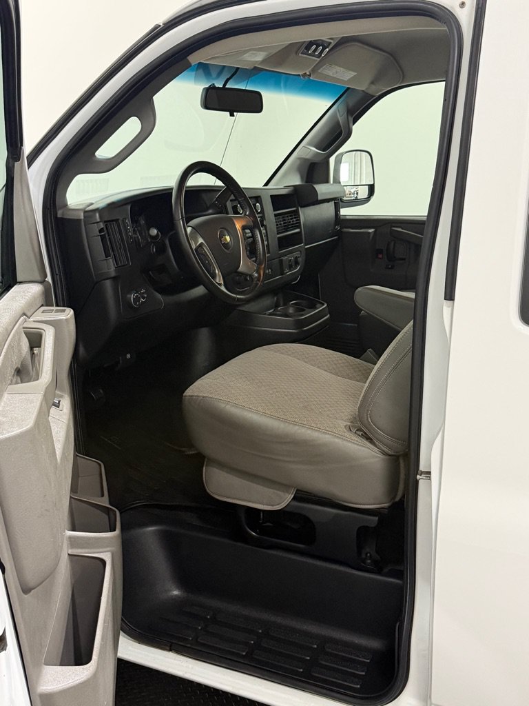Used 2017 Chevrolet Express 3500 LT w/ LT Preferred Equipment Group RWD image 8