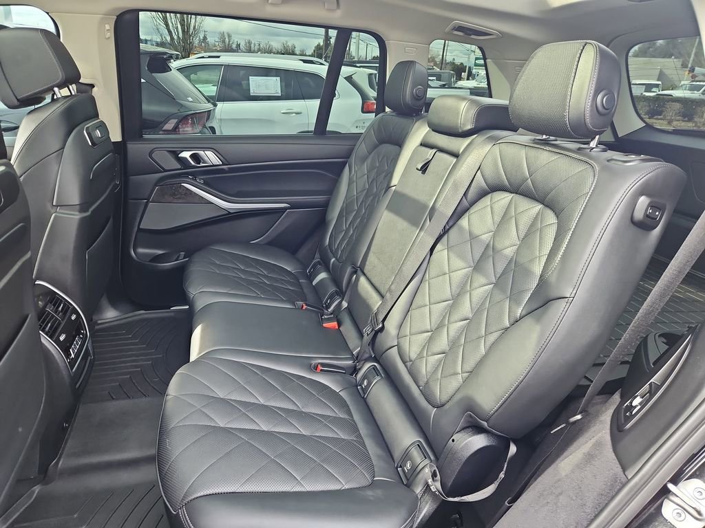 Used 2023 BMW X7 xDrive40i w/ Premium Package image 23