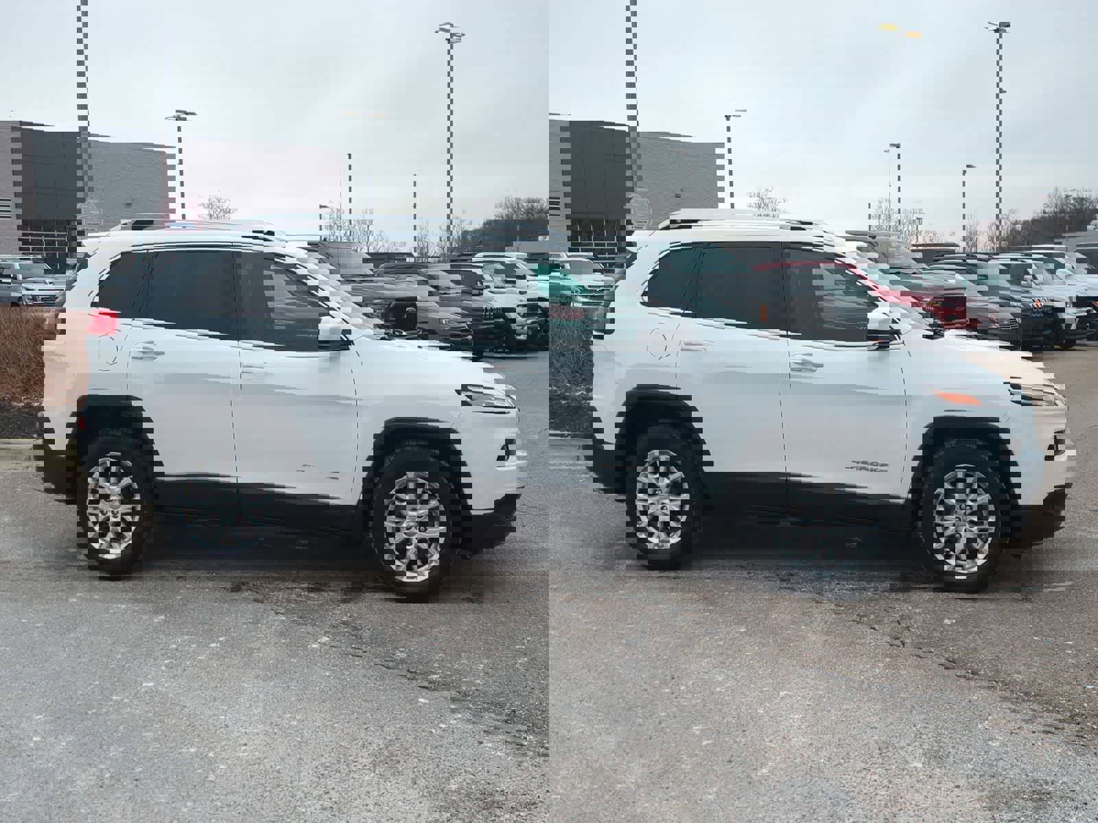 Used 2014 Jeep Cherokee Latitude image 9