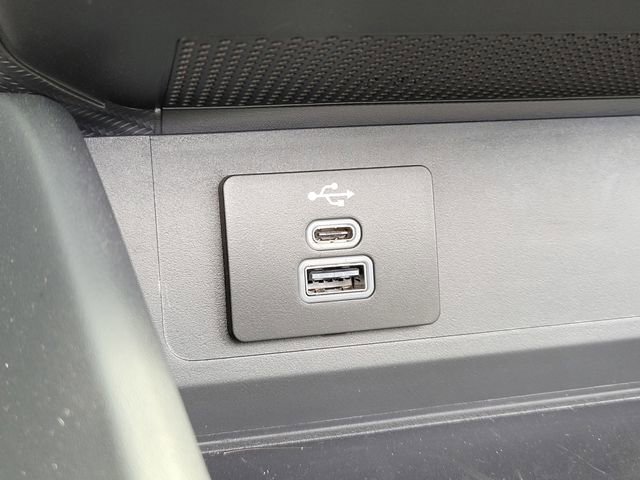 Used 2025 Ford Mustang Convertible RWD image 29