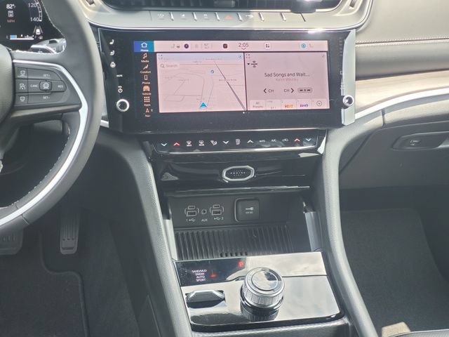 New 2026 Jeep Grand Cherokee Limited AWD/4WD image 17
