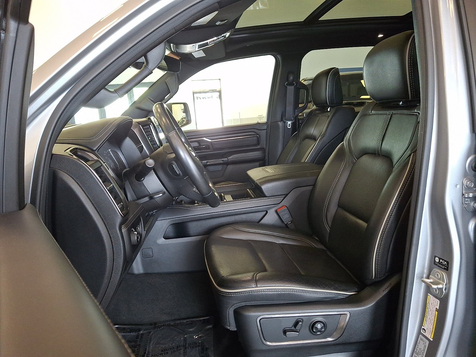 Certified 2024 RAM 1500 Limited w/ Night Edition AWD/4WD image 12
