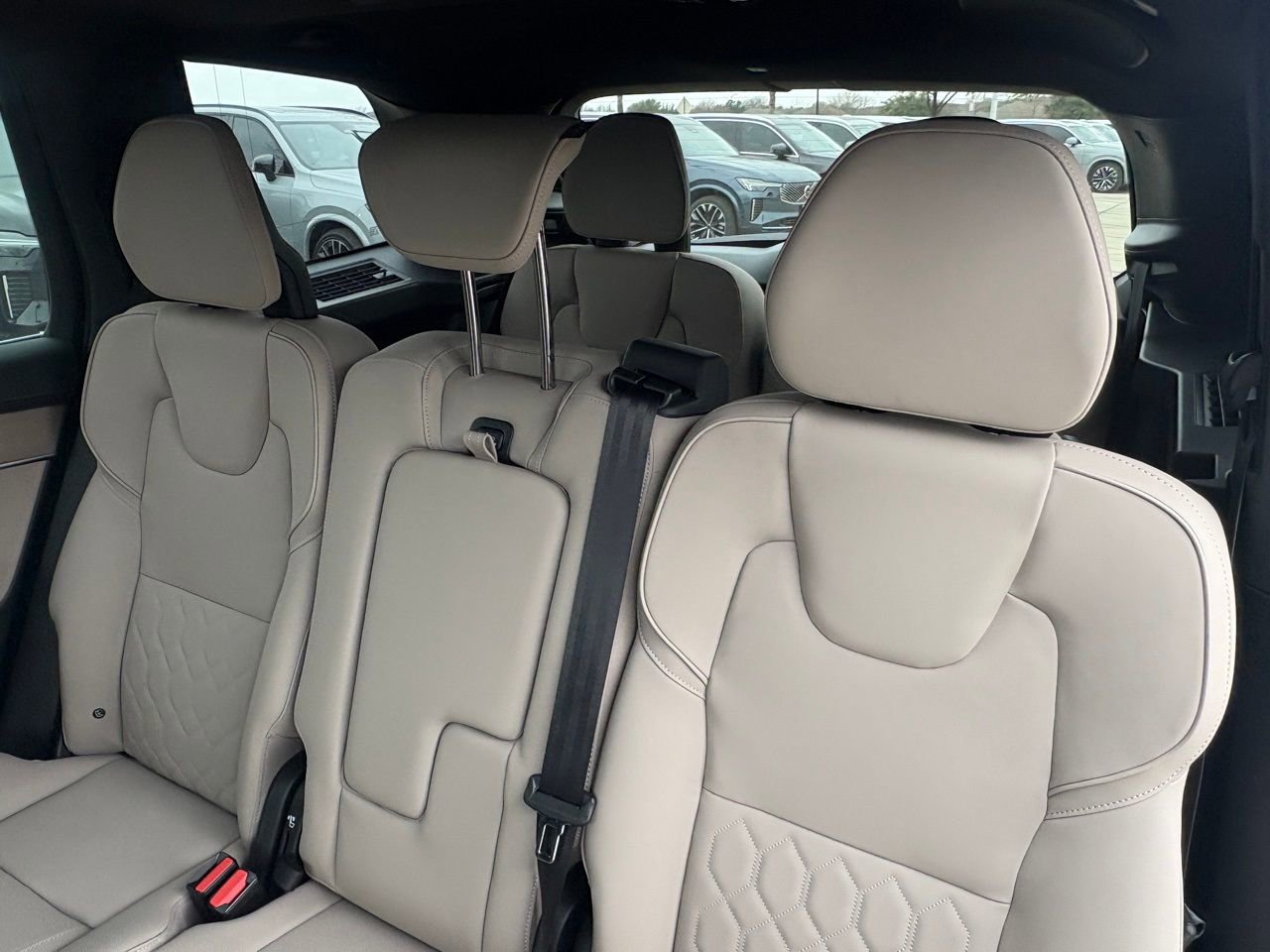 New 2026 Volvo XC90 T8 Plus image 25