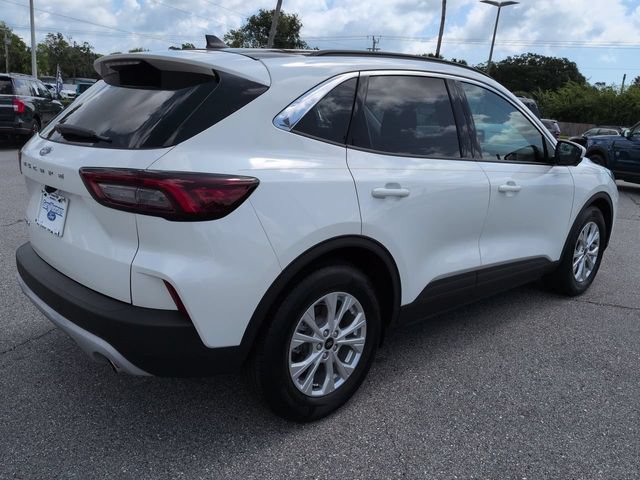 Used 2023 Ford Escape Active w/ Tech Pack #2 FWD image 4