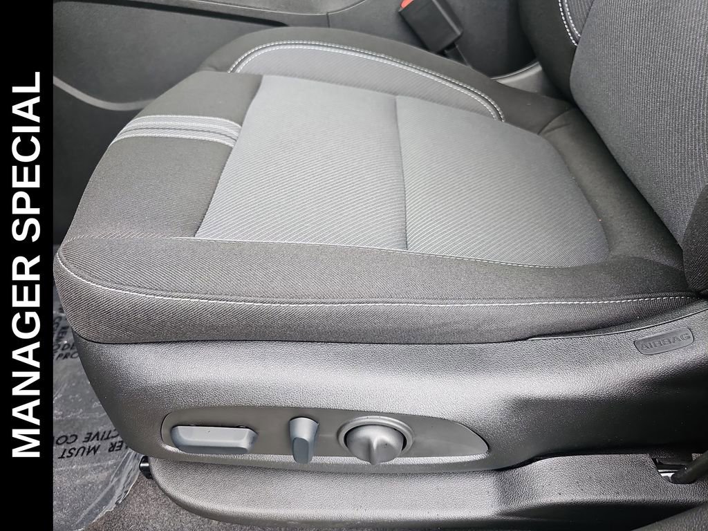 New 2025 Chevrolet Blazer LT w/ Convenience Package image 28