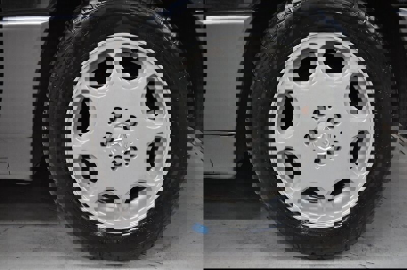 Used 1991 Mercedes-Benz 500 SL image 16