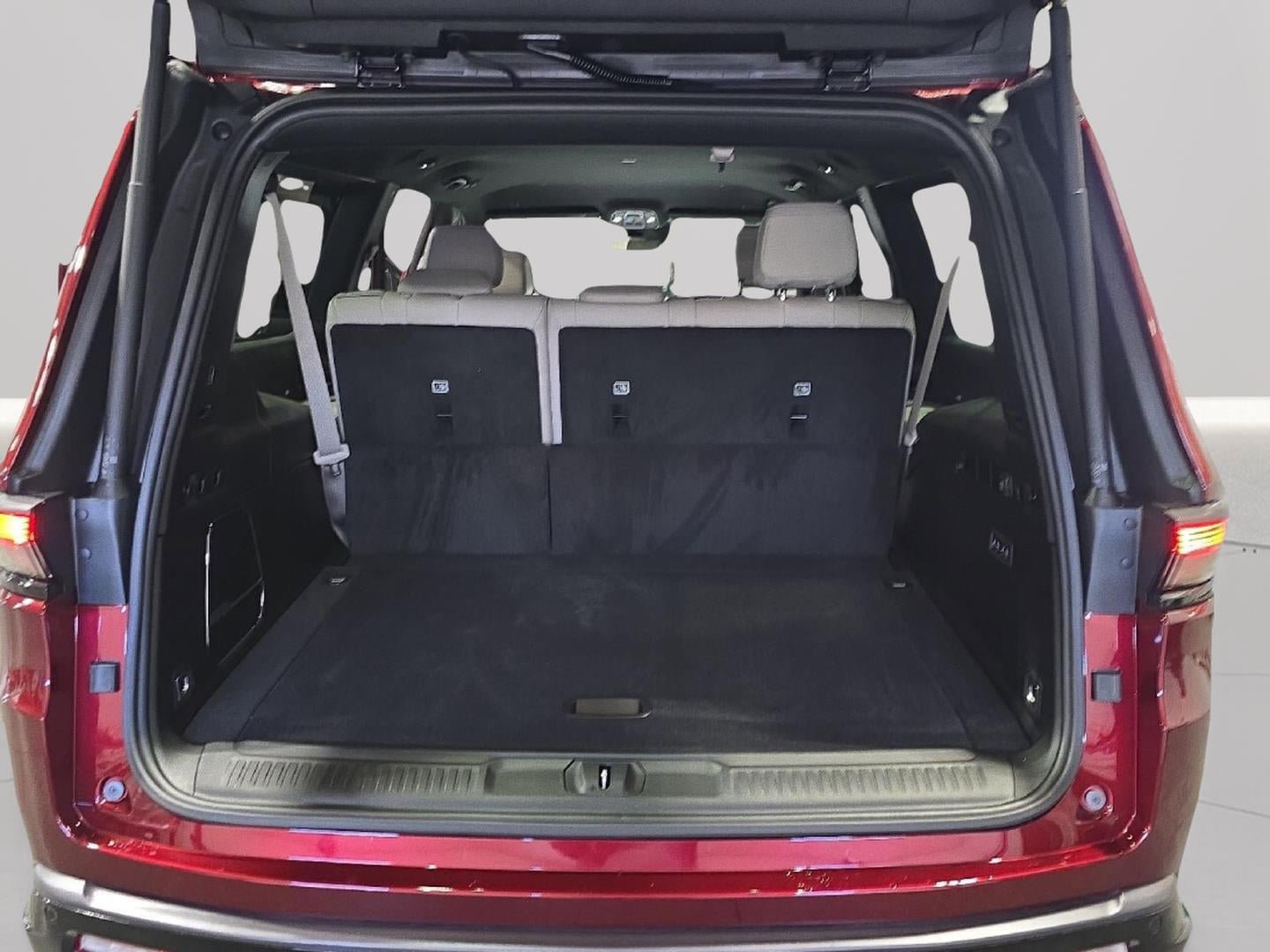 New 2026 Jeep Grand Wagoneer L Limited AWD/4WD image 26