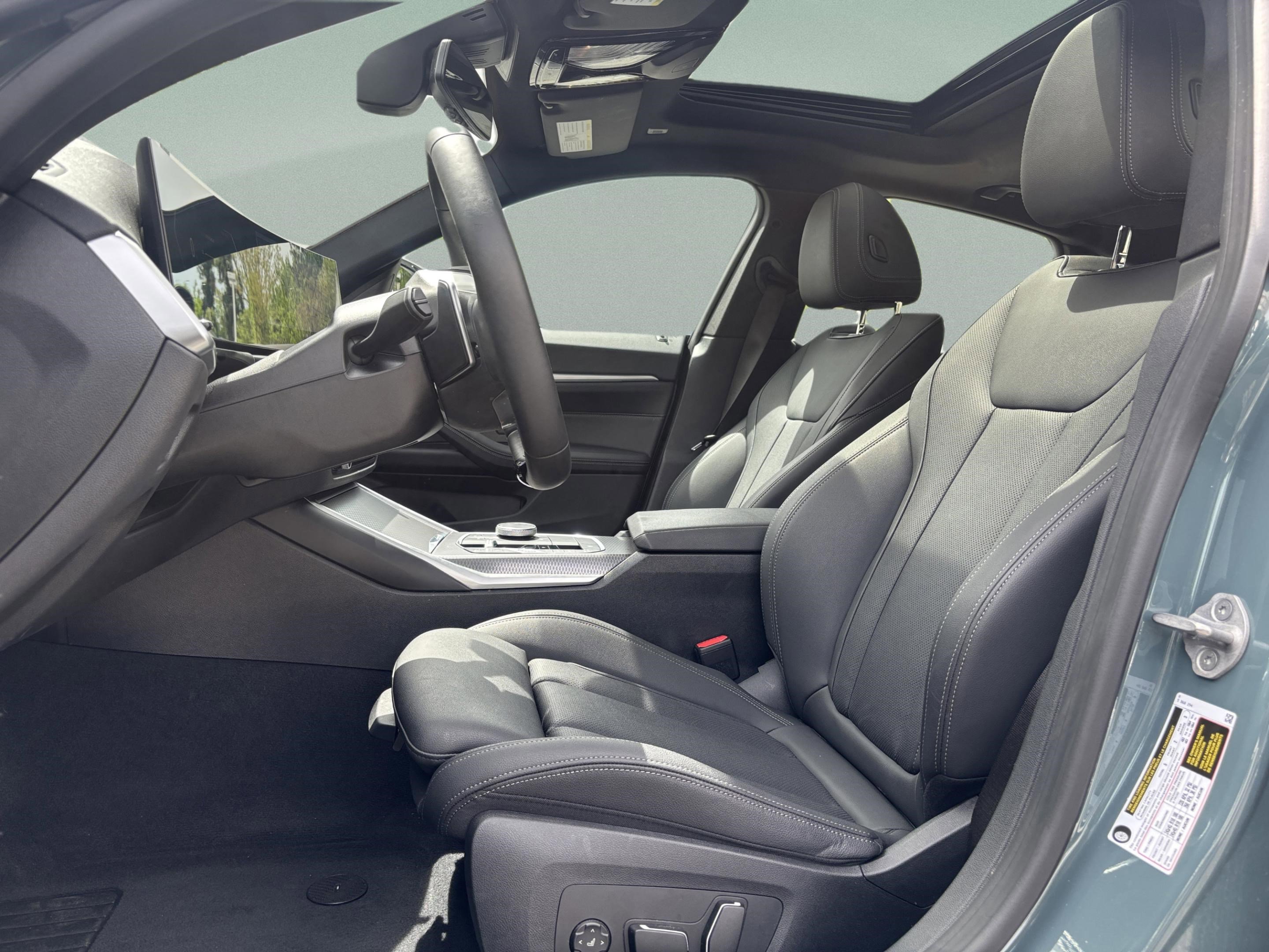 Used 2025 BMW 430i w/ Premium Package image 17