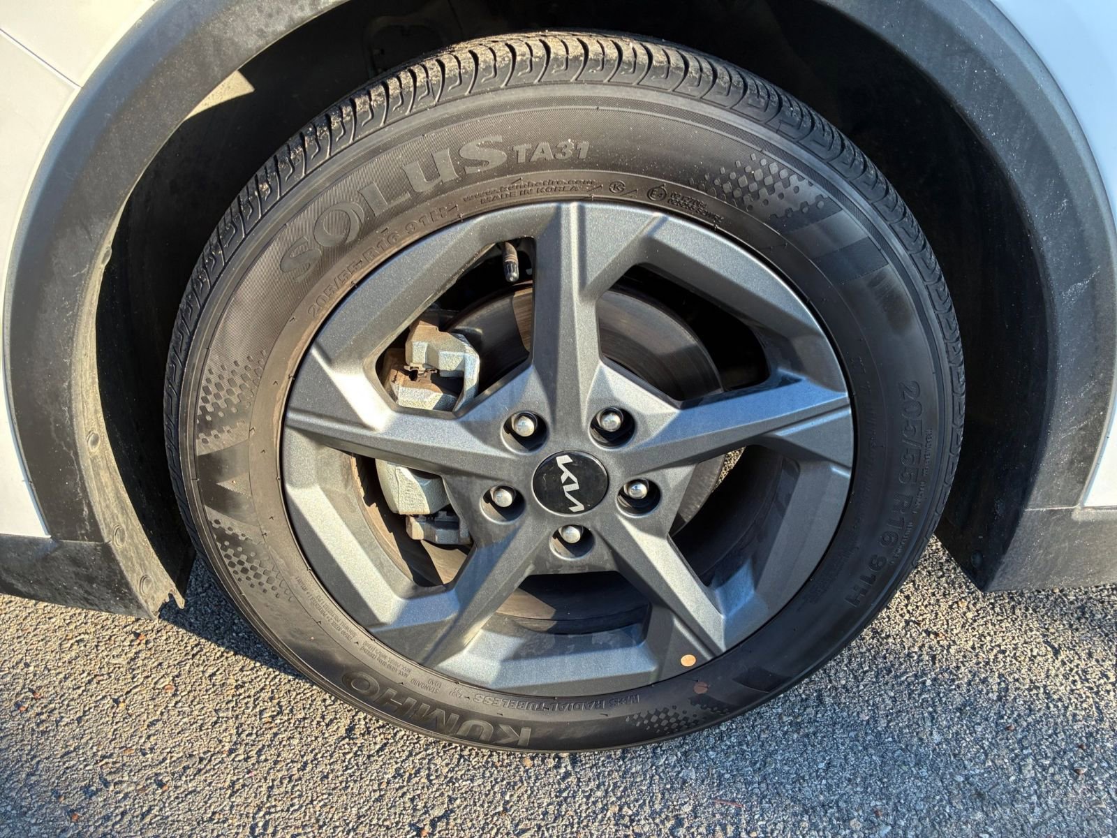 Used 2025 Kia K4 LXS image 29