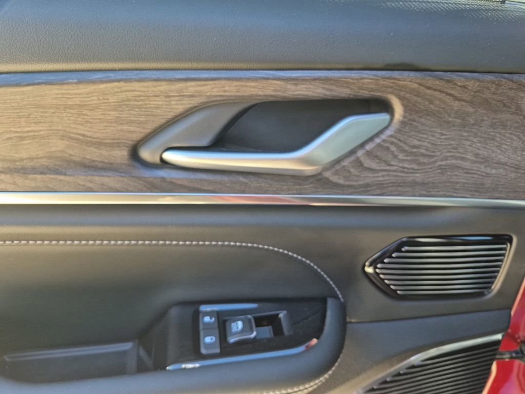 New 2024 Jeep Grand Cherokee Overland w/ Advanced Protech Group III image 19