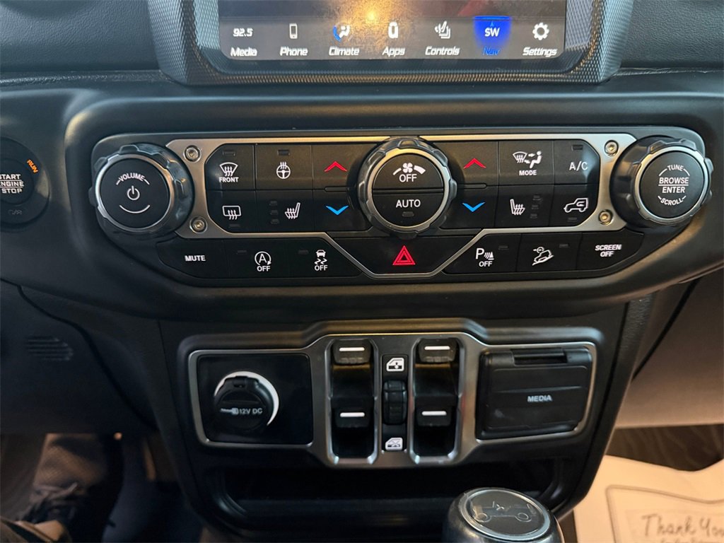 Used 2020 Jeep Wrangler Unlimited Sahara image 23