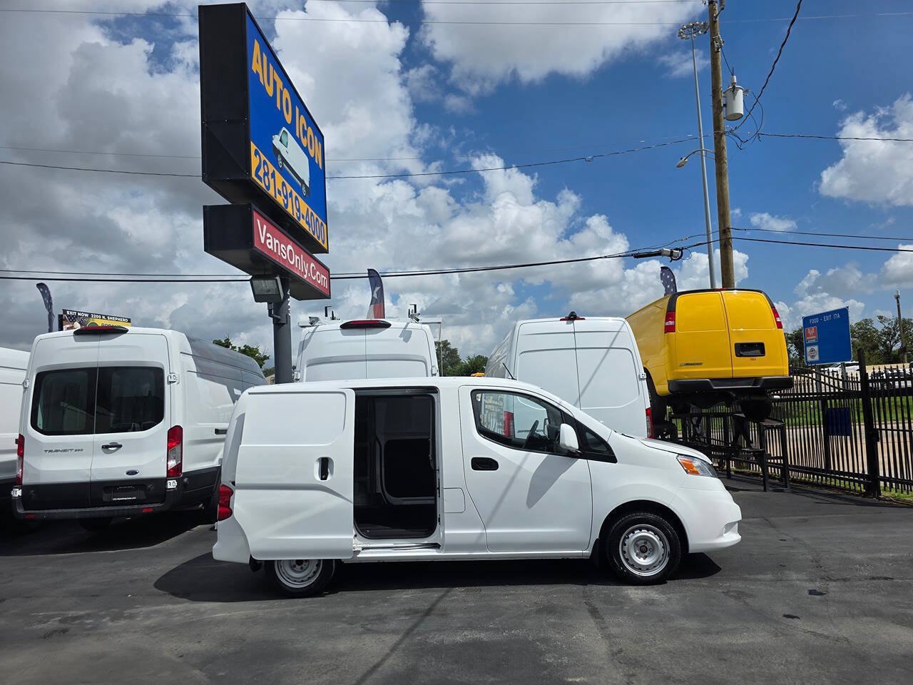 Used 2019 Nissan NV200 SV w/ Back Door Glass Package FWD image 5