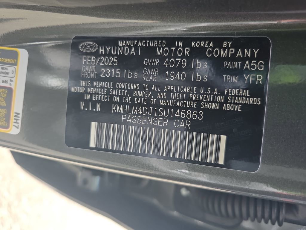 Used 2025 Hyundai Elantra Blue image 31