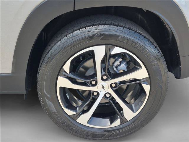 Used 2024 Chevrolet Trax RS w/ Driver Confidence Package FWD image 22