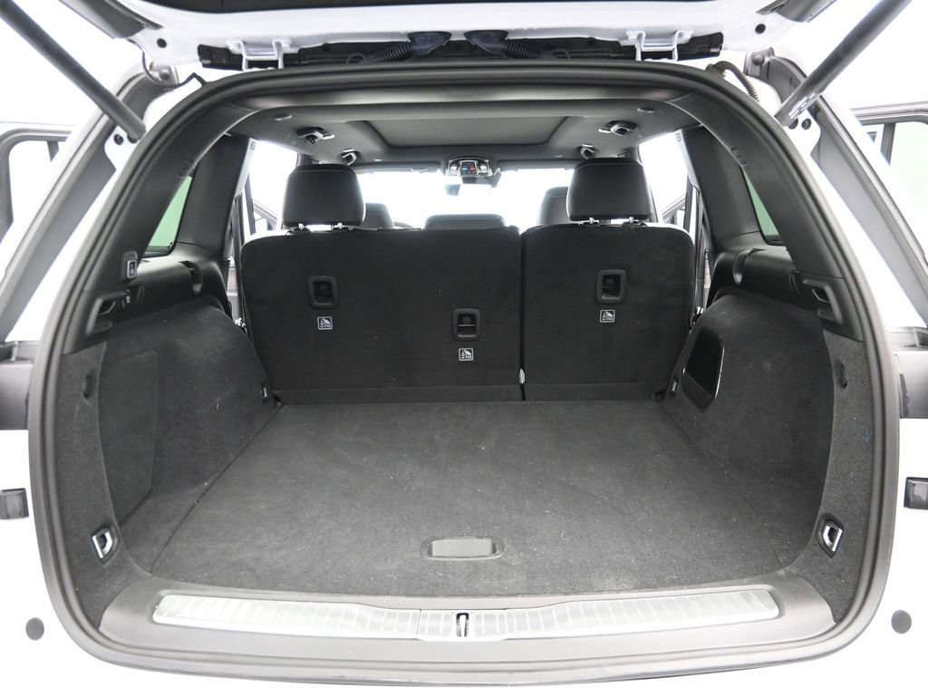 Used 2023 Jeep Grand Cherokee Overland image 11