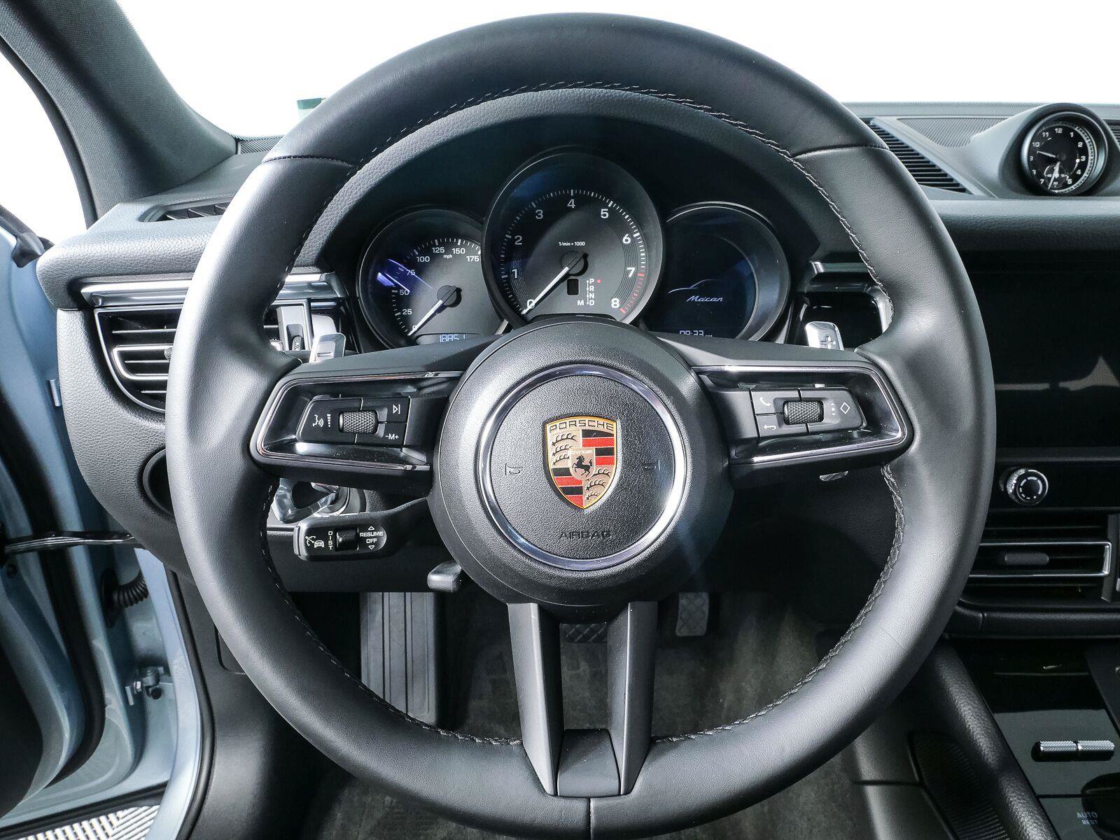 Certified 2025 Porsche Macan Turbo AWD/4WD image 10