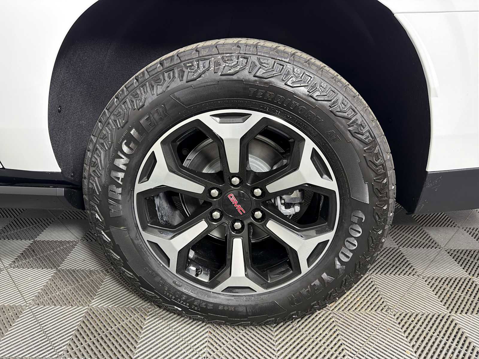 New 2026 GMC Yukon XL AT4 image 22