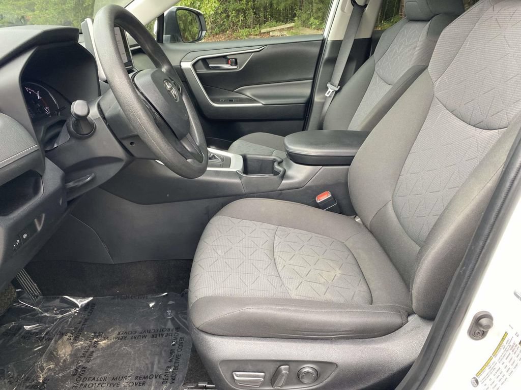 Used 2024 Toyota RAV4 XLE FWD image 13