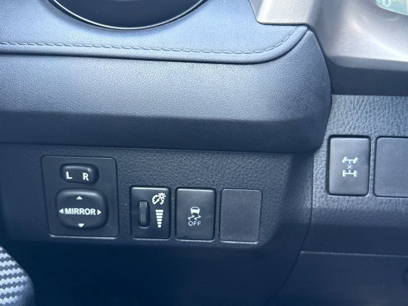 Used 2014 Toyota RAV4 LE AWD/4WD image 28