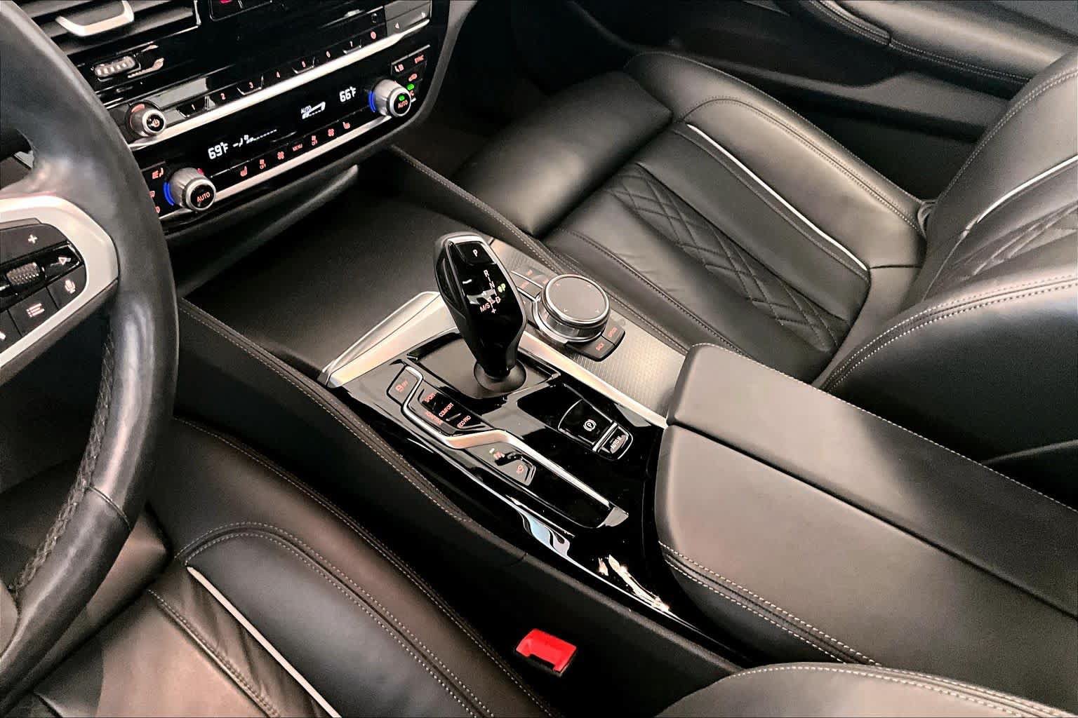 Used 2023 BMW M550i xDrive AWD/4WD image 15