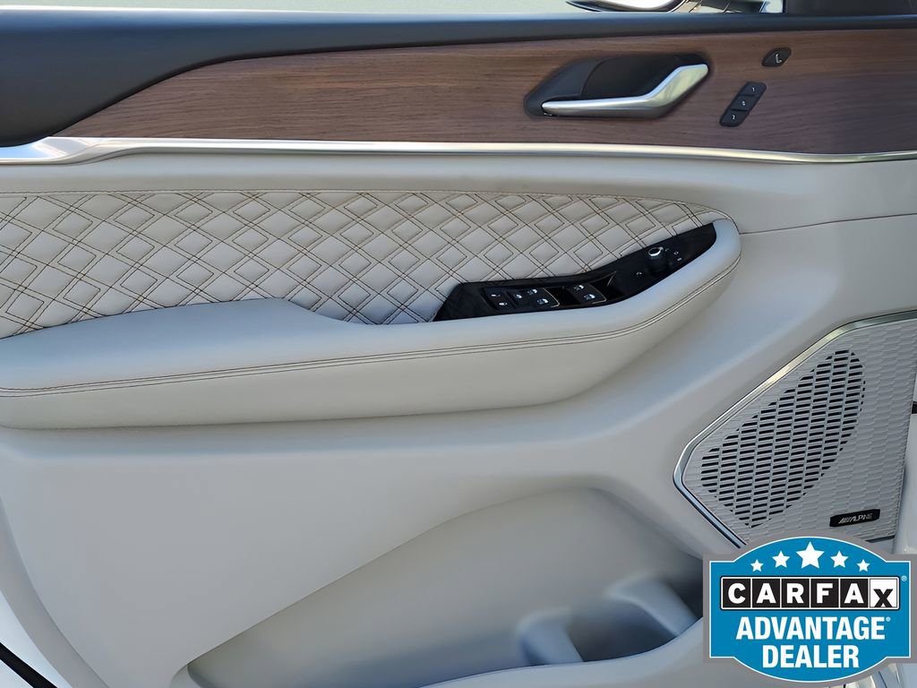 Used 2023 Jeep Grand Cherokee L Summit w/ Luxury Tech Group V image 46