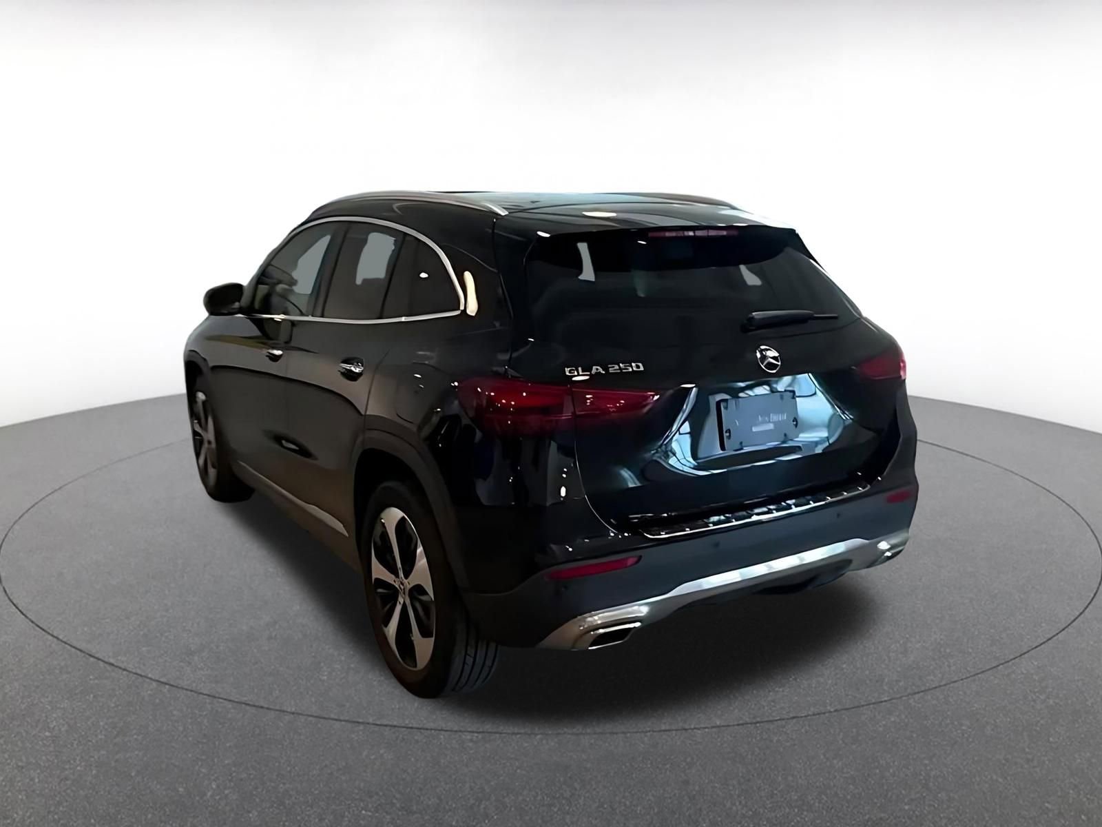 Used 2025 Mercedes-Benz GLA 250 image 10